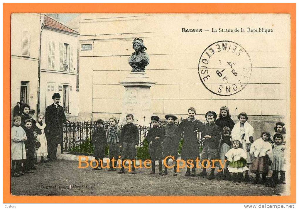 95 - BEZONS - Place Et Statue De La République - Groupe D'enfants - Belle Carte Colorisée - Bezons