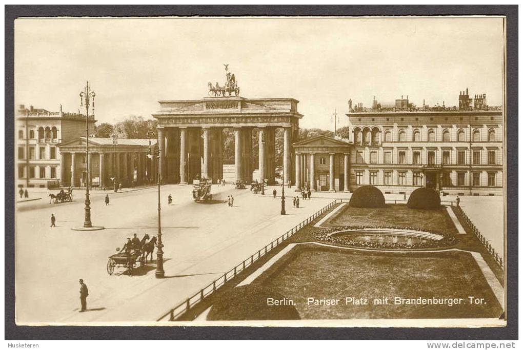 Germany Berlin Pariser Platz Mit Brandenburger Tor Old Card Alte Karte Mint - Brandenburger Deur