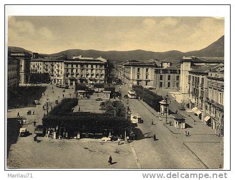 CAMPANIA 9 AVELLINO PIAZZA LIBERTA' ANIMATA 1954  Viaggiata - Formato Grande - - Avellino