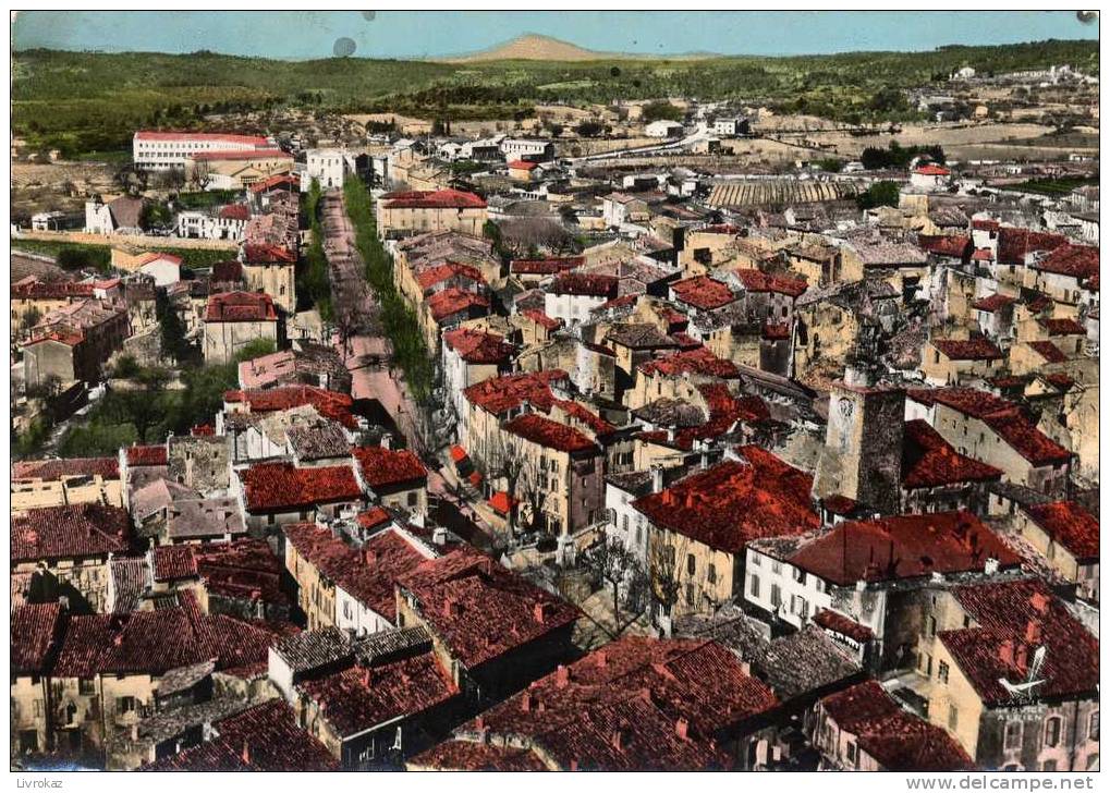 Lorgues (Var) Vue Générale Aérienne. L'avenue Georges Clémenceau, La Tour De L'Horloge. Coll. "En Avion Au-dessus De..." - Lorgues