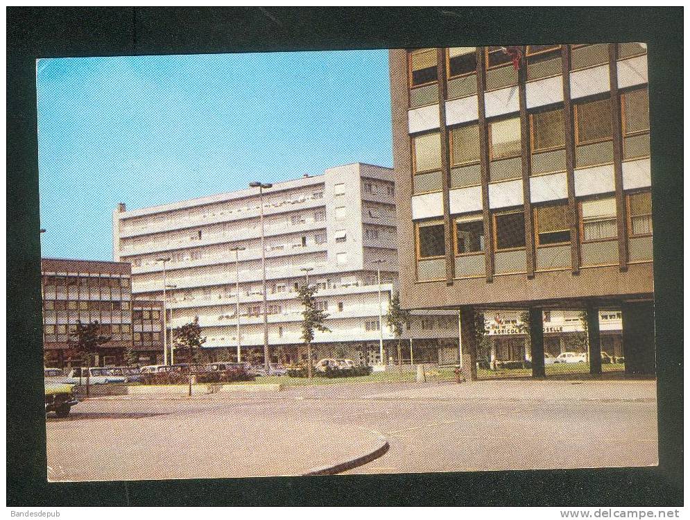 CPSM - Thionville (57) - Place Turenne ( Quartier HLM Immeuble H.L.M. Banque Crédit Agricole De Moselle POLL OLLAND 631) - Thionville