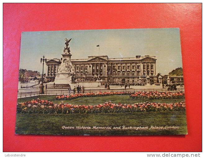 CPA OU CPSM - ANGLETERRE - LONDON-QUEEN VICTORIA MEMORIAL AND BUCKINGHAM PALACE-CARTE EN BON ETAT. - Buckingham Palace