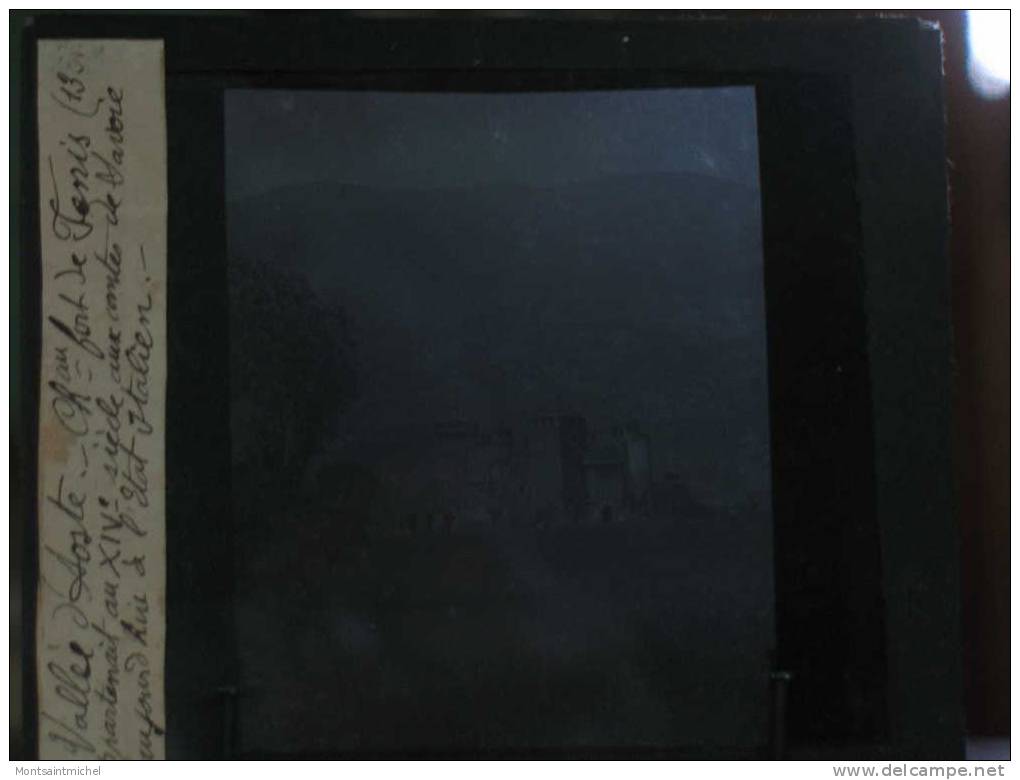 Aoste. Italie. Château Fort De Fenis. - Plaques De Verre