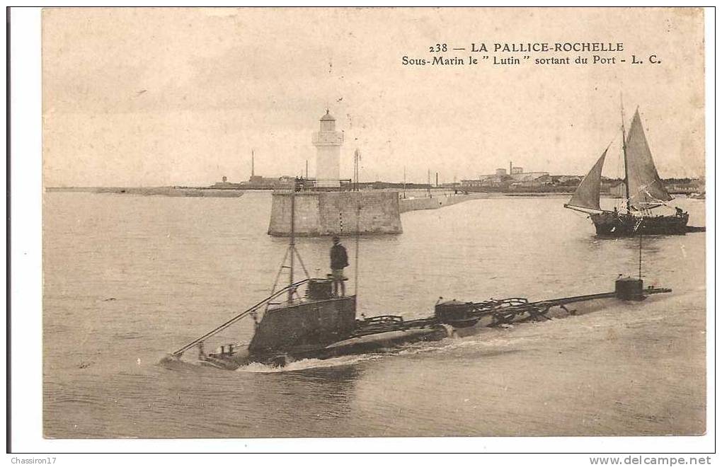 17 -  LA ROCHELLE-LA PALLICE  -  Sous-Marin "Le Lutin" Sortant Du Port   - Animée - - Unterseeboote
