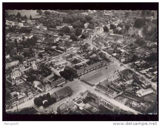 Poix Vue Aérienne La Place De La République  édit.combier N° 5729 Quelques Reconstructions D'après Guerre ? Belle Cpsm - Poix-de-Picardie