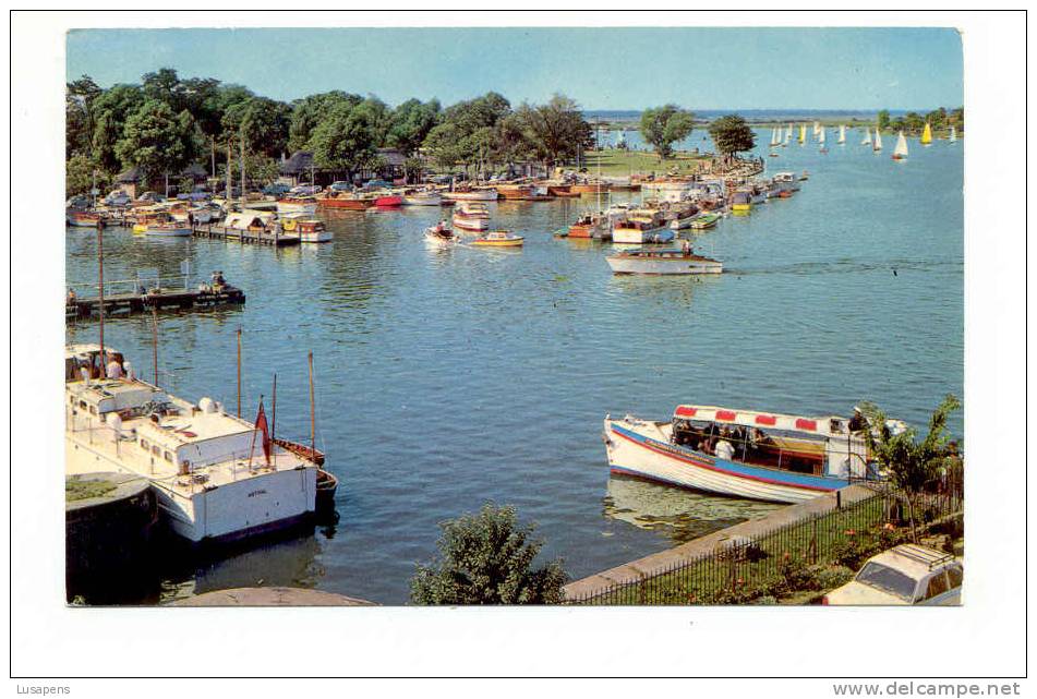 OLD FOREIGN 2440 - UNITED KINGDOM - ENGLAND - YACHT BASINS, OULTON BROAD - Otros & Sin Clasificación