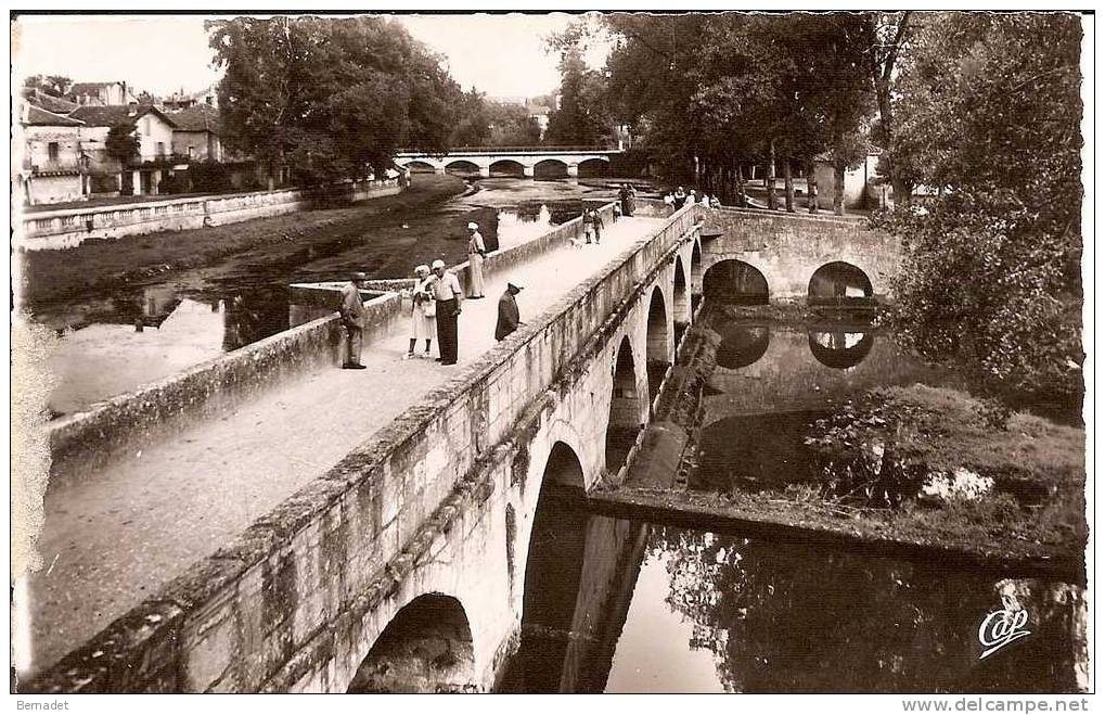 BRANTOME....LE PONT COUDE  SUR LA DRONNE - Brantome