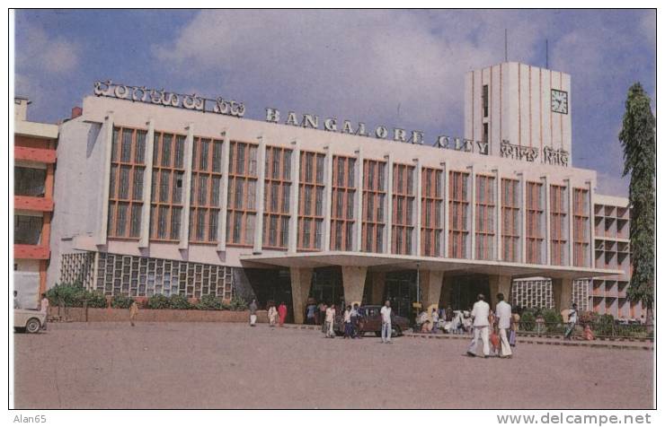 Bangalore India Railroad Train Station On C1970s/80s Vintage Postcard - Estaciones Sin Trenes