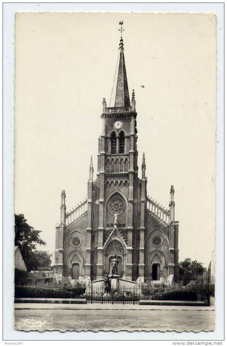 Ref 150  -  SAINT-JUST-en-CHAUSSEE - L'église (1962) - Saint Just En Chaussee