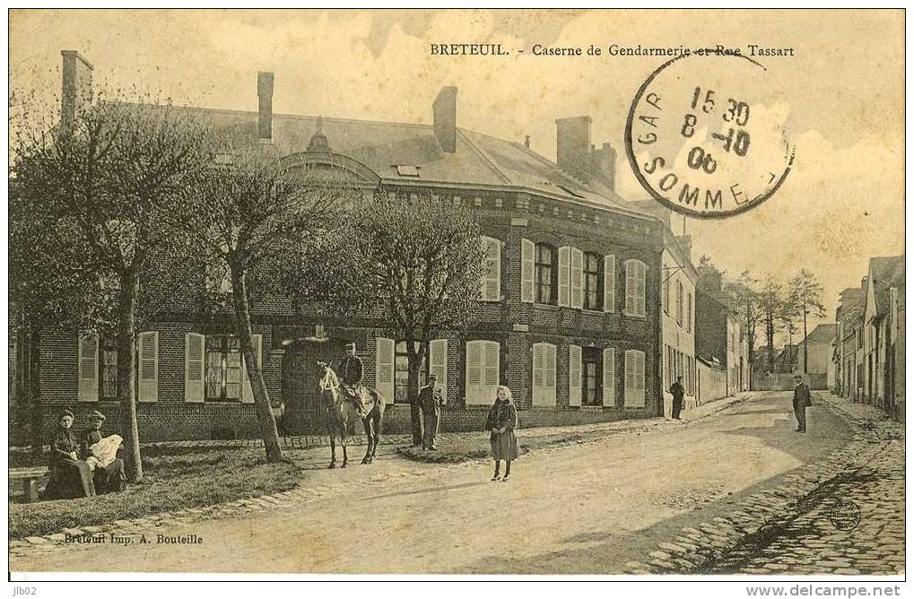 Breteuil - Caserne De Gendarmerie Et Rue Tassart - Breteuil