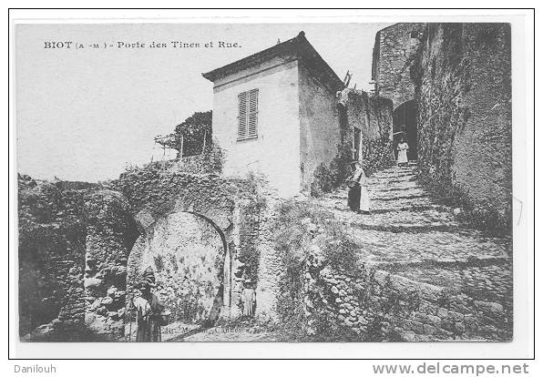 06 // BIOT, Porte Des Tines Et Rue, ANIMEE, - Biot