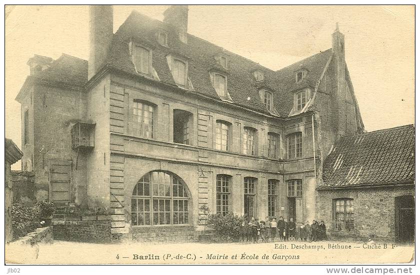 4 - Barlin ( P De Calais) - Mairie Et Ecole De Garçons - Barlin