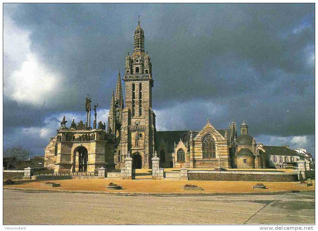 CPSM. PLEYBEN. L'ENCLOS PAROISSIAL. EGLISE ET CALVAIRE... - Pleyben