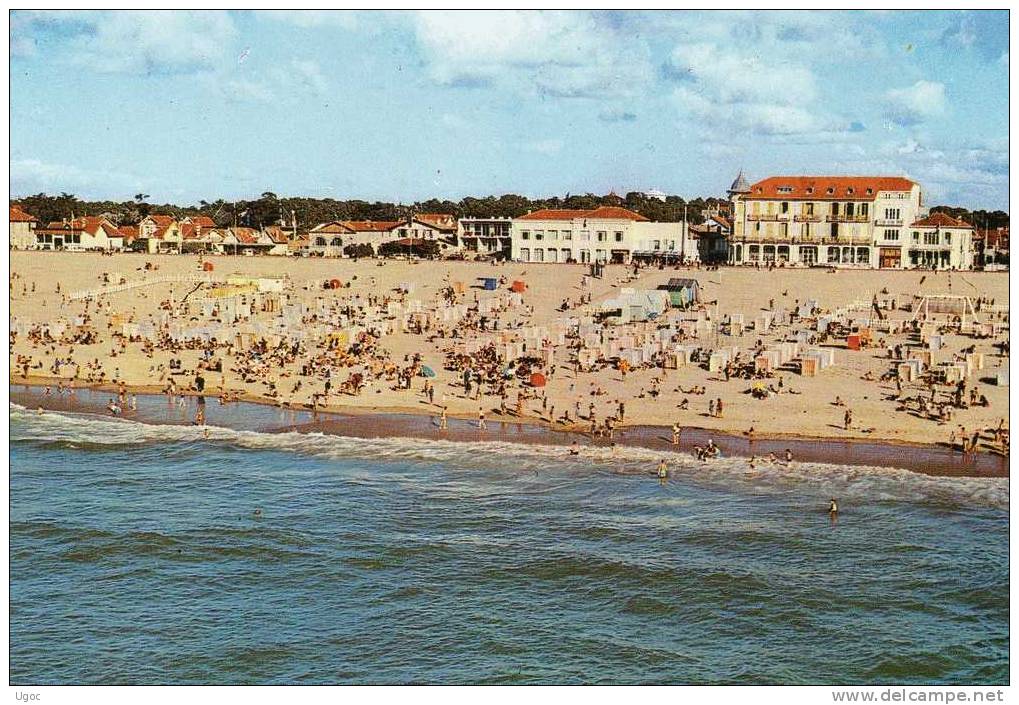 CPSM-33-GIRONDE- SOULAC Sur MER-  La Plage- . 264/3 - Soulac-sur-Mer