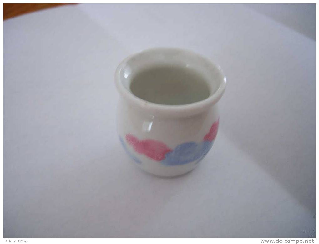 Petit Vase Porcelaine (3cm De Diamètre) - Furniture