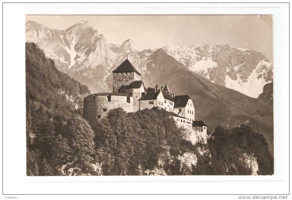 FÜRSTENTUM LIECHTENSTEIN.Schloss Vaduz Mit Falknis (2 Scans) - Liechtenstein
