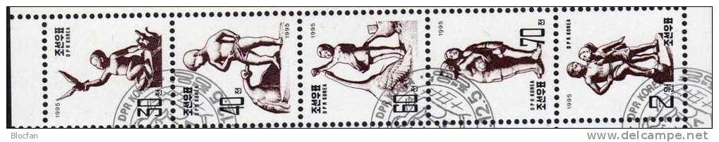 Kleinbogen Skulpturen Mit Kinder 1995 Korea 3784/8, 5-Streifen+KB O 65€ Gans Schwan Handball Taube Art Sheetlet Bf Coree - Corée Du Nord