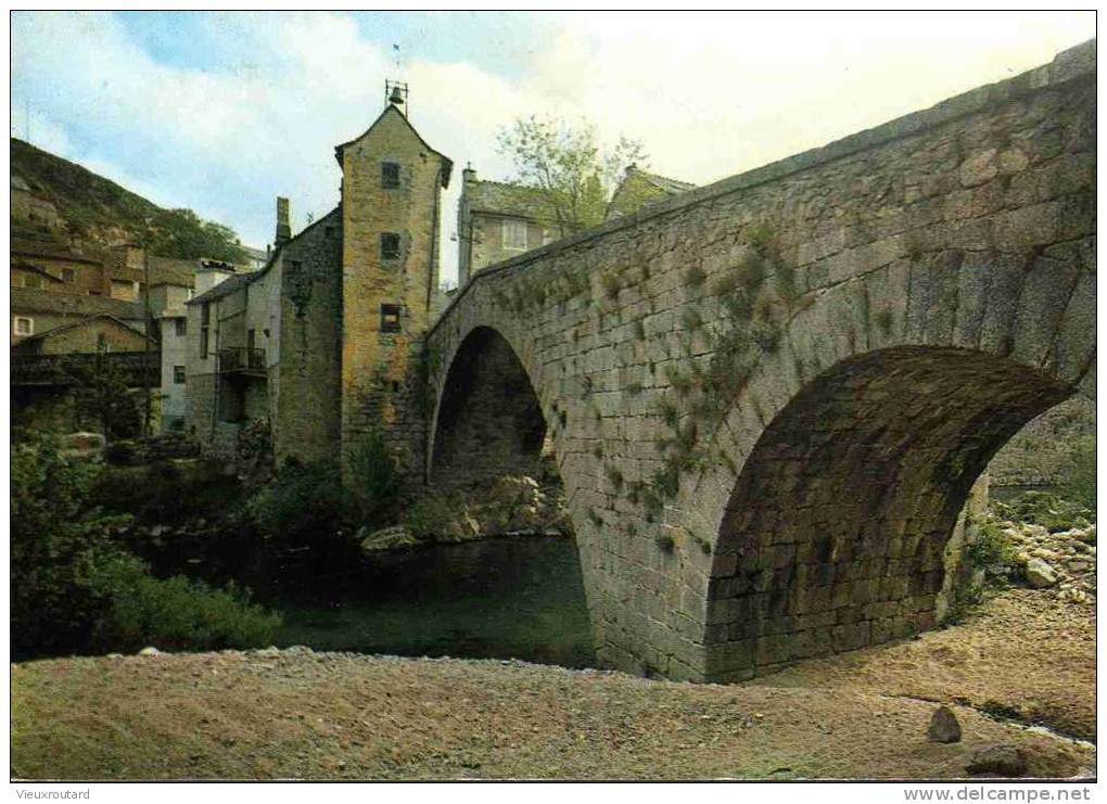 CPSM. LE PONT DE MONTVERT. ALT. 875M. LE GRAND PONT ET L'HORLOGE. DATEE 1971. - Le Pont De Montvert