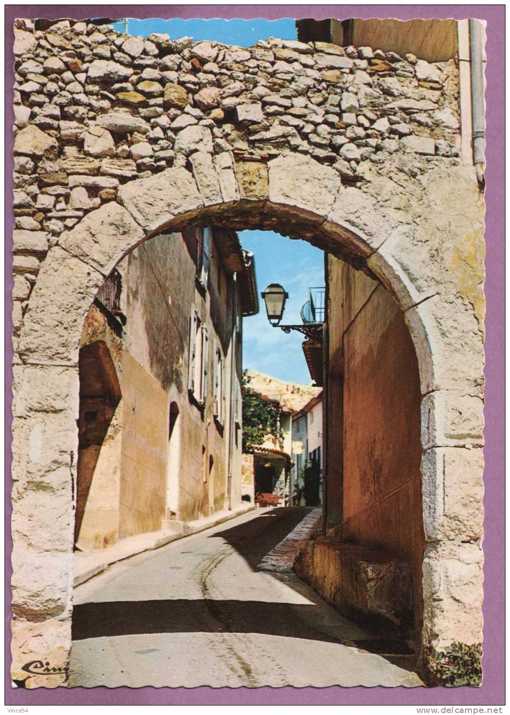 LE  CASTELLET - Le Portalet. Ed. COMBIER N° Ci.37-2. Dentelée Non Circulé. 2 Scans - Le Castellet