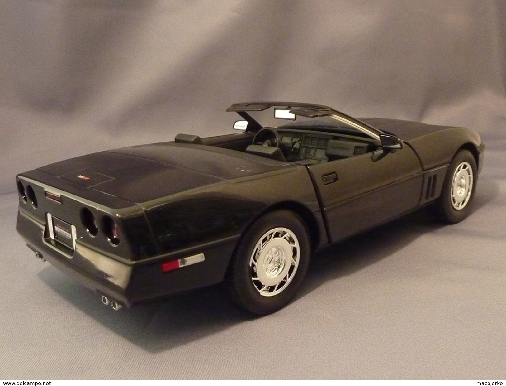 Greenlight 18803, Chevrolet Corvette Convertible 1986, 1:18 - Other & Unclassified