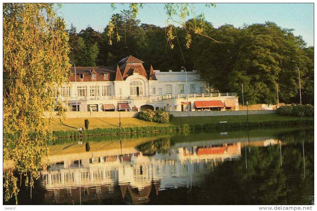 Cpm Casino Et Le Lac De Bagnoles De L'orne  1984 - Casinos