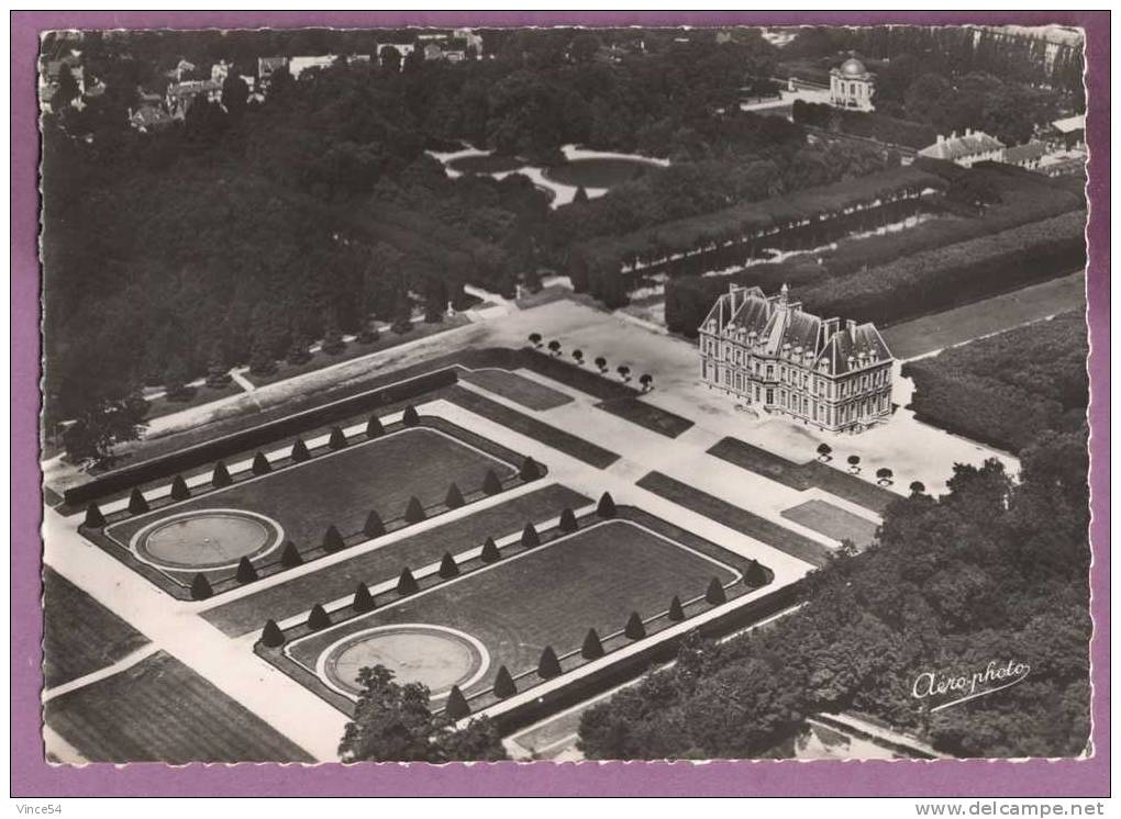 SCEAUX - Vue Aérienne. Le Château. Ed. Aéro-Photo N° AP.11. Photo Véritable Dentelée Non Circulé. 2 Scans - Sceaux