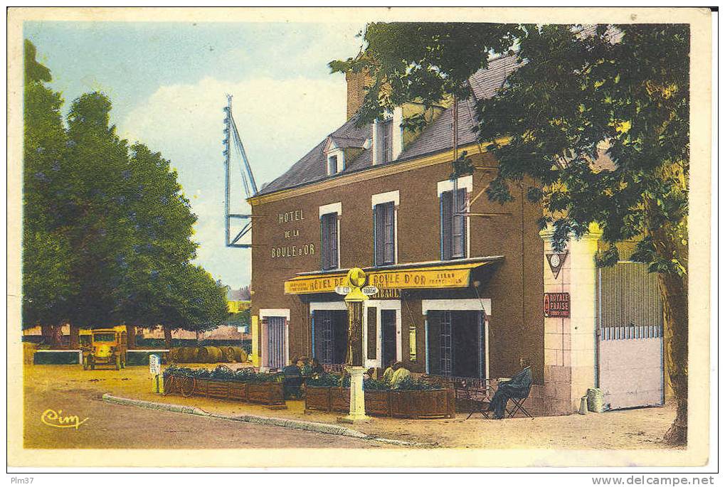 SELLES SUR CHER - Hotel De La Boule D'Or - Terrasse, Pompe à Essence - Circulé 1945 - Selles Sur Cher