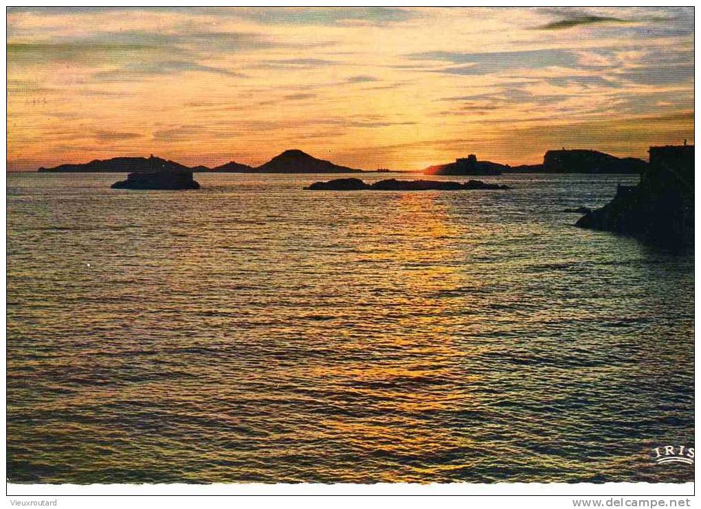 CPSM. MARSEILLE. COUCHER DE SOLEIL SUR LES ILES. DATEE 1964. DENTELLEE. - Contre La Lumière