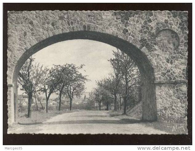 Pont Sur Yonne Vue Générale Route St Sératin édit.alain N° 15 Non Glacéebelle Cpsm - Pont Sur Yonne