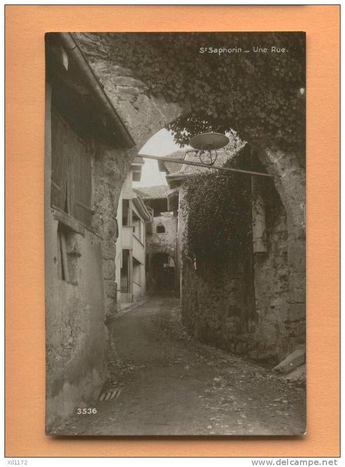 F186 St Saphorin - Une Rue. Sépia. - Saint-Saphorin