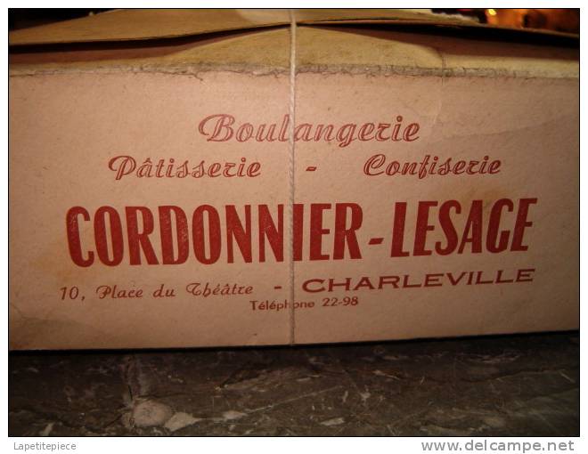 Boite 1930-50 Boulangerie Patisserie Confiserie CORDONNIER-LESAGE, 10 Place Du Théatre  à Charleville (Ardennes) - Autres & Non Classés