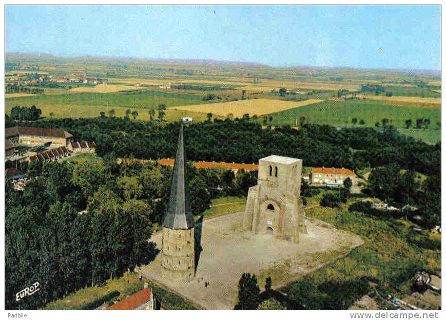 Carte Postale 59.  Bergues  Et L´ancienne Abbaye Vue D´avion Trés Beau Plan - Bergues