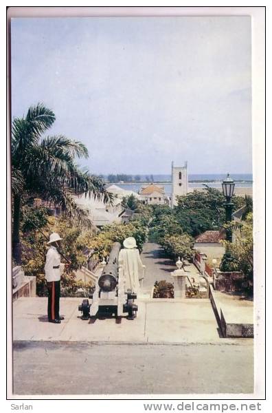 BAHAMAS - NASSAU , View From Government House Averlocking Colombus Statue Christ Church Cathedrale - Bahamas