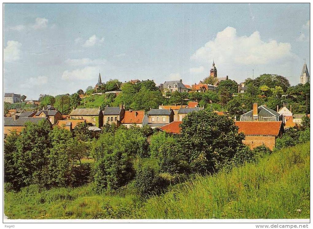 D80  - MONTDIDIER  -  Vue Générale Et Les Trois Clochers  (GF) - Montdidier