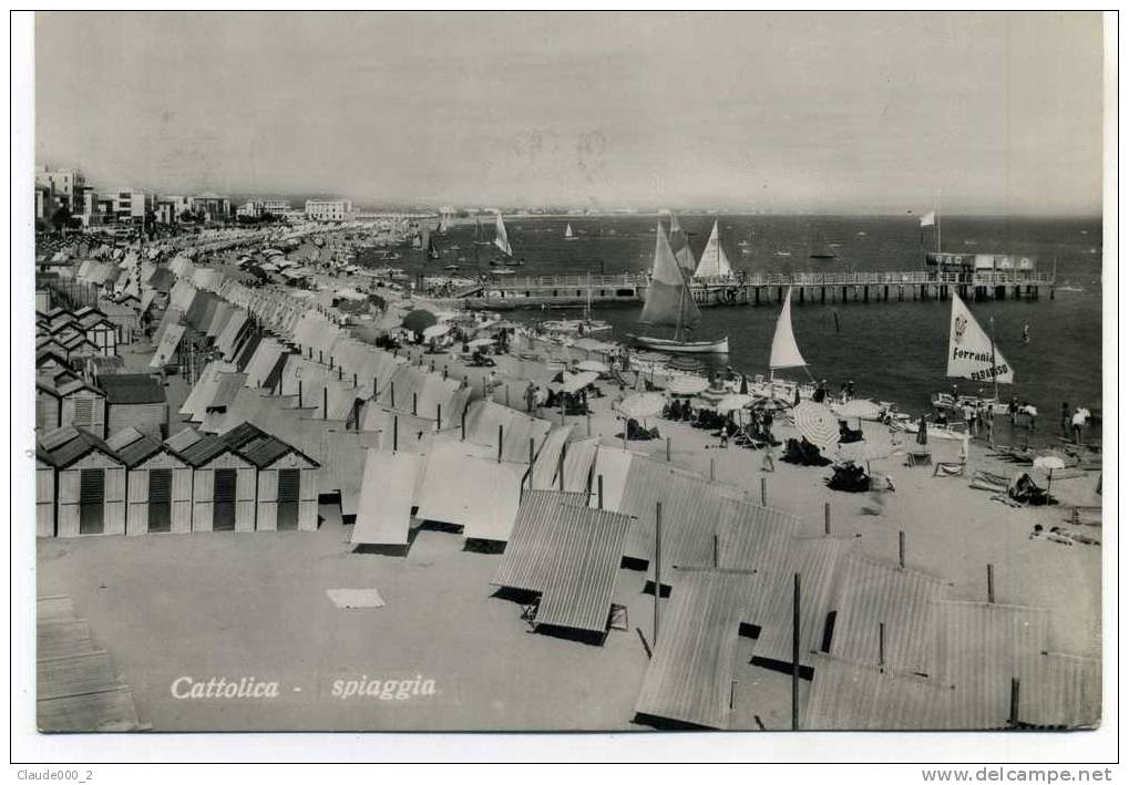 CATTOLICA . La Plage Trés Animée. Voir Recto - Verso (D334) - Acireale