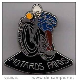 MOTOS - Joli Pin´s MOTARDS PARIS - Motorräder