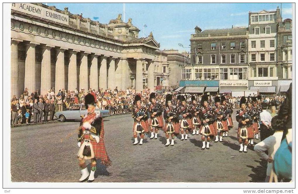 Pipes And Drums In EDINBURGH ( Scotland) ; 1968 ; Belle Animation ; TB - Musique