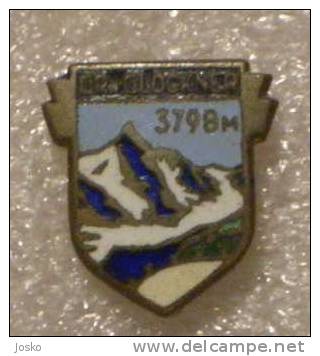 MOUNTAIN Gross Glockner ( Austria Old & Rare Enamel Pin )  Alpinisme Bergsteigen Alpinismo Mountains Climbing Montagne - Alpinismo, Escalada