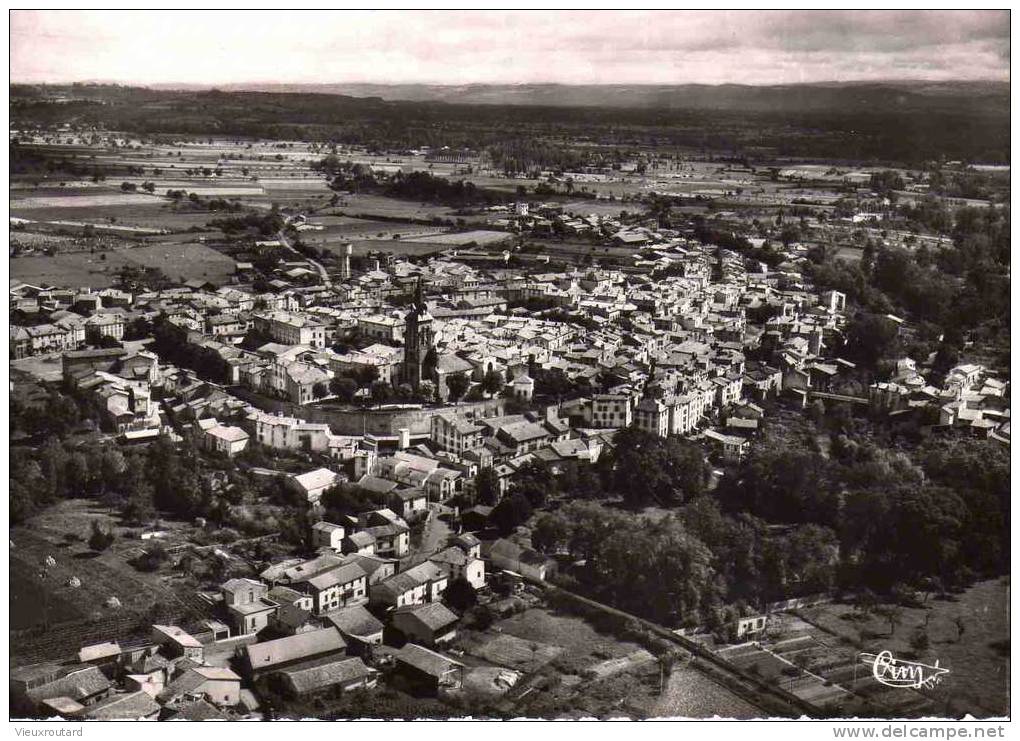 CPSM. MARINGUES . VUE GENERALE AERIENNE. DENTELLEE. - Maringues