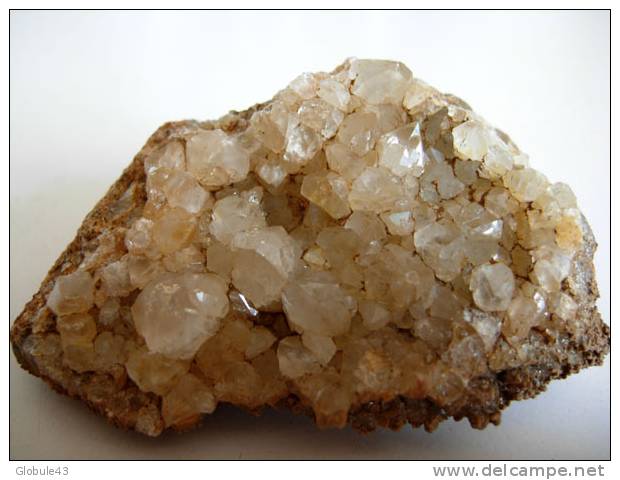 QUARTZ SUR CALCAIRE 7 X4 Cm CELLES/BELLE - Mineralen