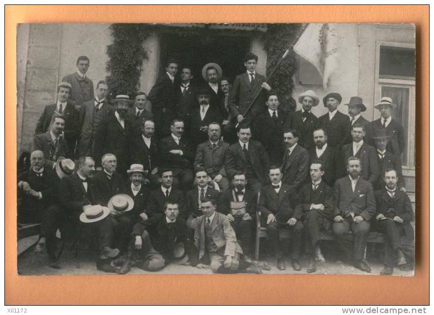 F285 Carte Photo D'une Association, Avec Bannière. Cachet Le Sentier 1913 Vers Valangin.Ed.  Rossi-Vogel Grandson - Sent