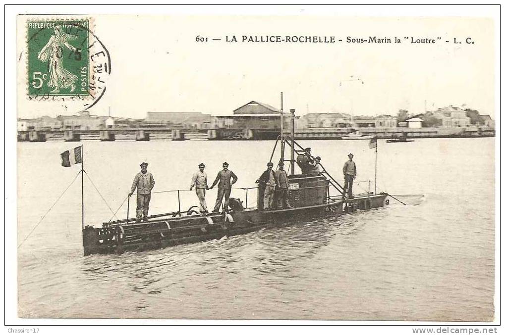17 -  LA ROCHELLE-LA PALLICE  -  Sous-Marin "La Loutre"   - Animée - - Sottomarini