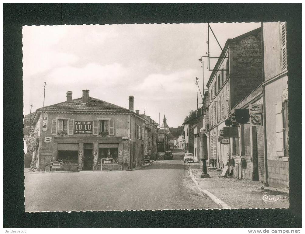 CPSM - Doulevant Le Château ( Haute Marne 52) - La Place ( Publicité LU MARTINI KUB Pompe Essence SHELL COMBIER CIM 18 - Doulevant-le-Château