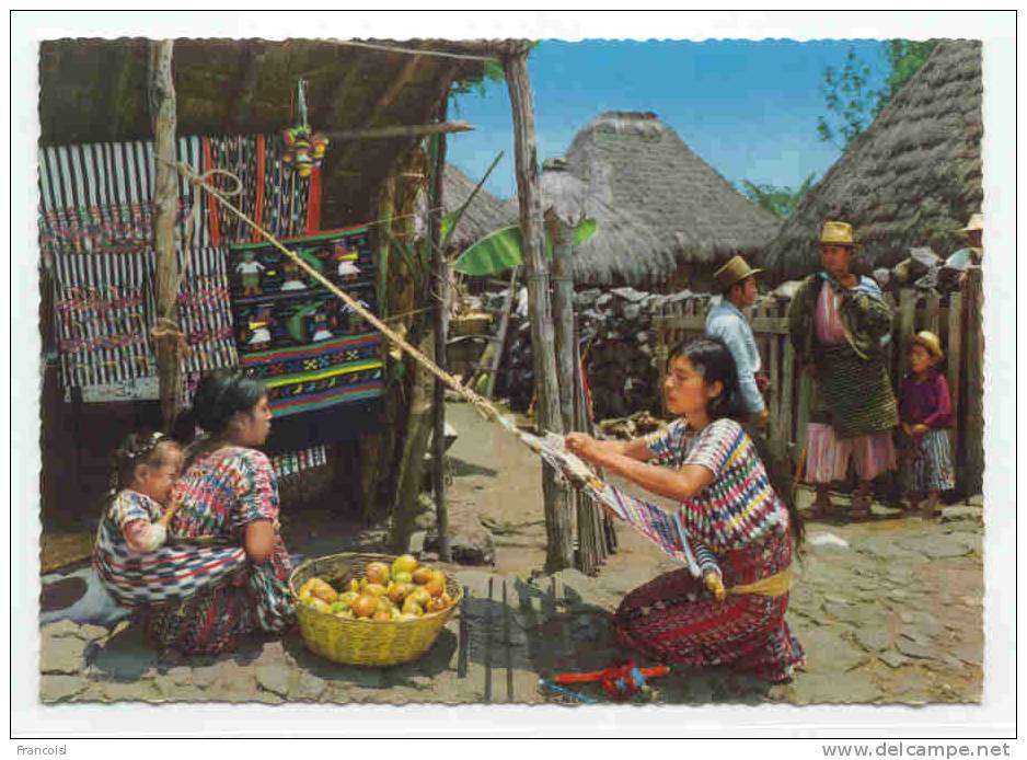 Guatemala. Solola. Femme Indigène Et Métier à Tisser. Krüger - Guatemala