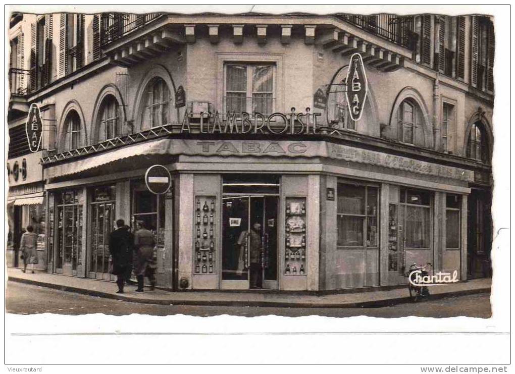 CPA.  ANIMEE. PARIS .CAFE TABAC "L'AMBROISIE". 21 RUE DU COLISEE. ANNEE 50. DENTELLEE. - Cafés