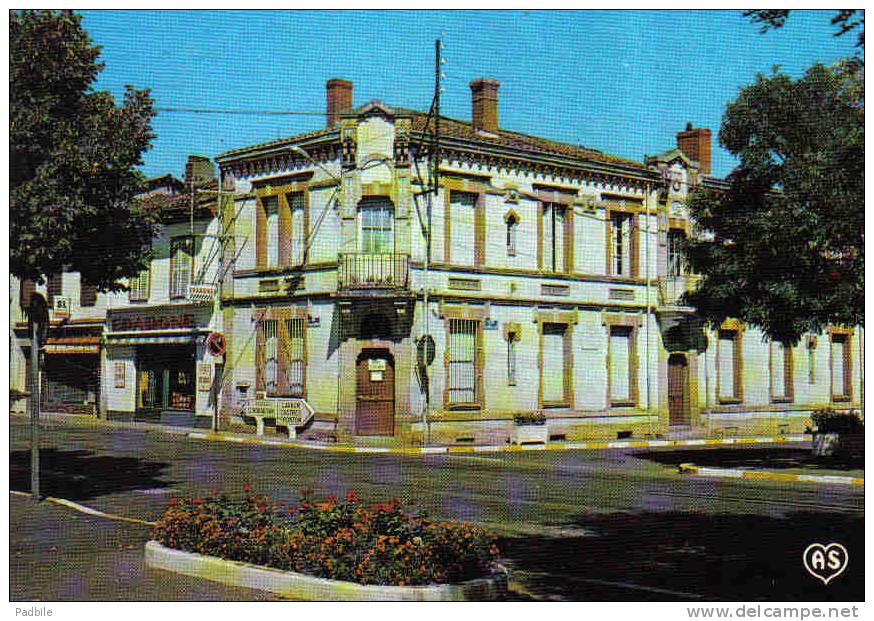 Carte Postale 82.  La Bastide Saint-Pierre  Le Centre Du Village Trés Beau Plan - Labastide Saint Pierre