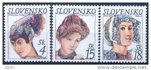 SK 1999-333-5 COSTUME, SLOVAKIA, 1 X 3v, MNH - Unused Stamps