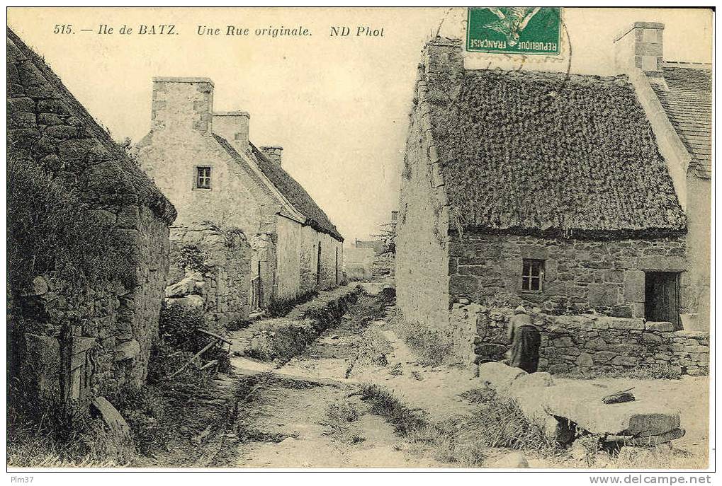 ILE DE BATZ - Une Rue -  Circulé 1912 - Ile-de-Batz