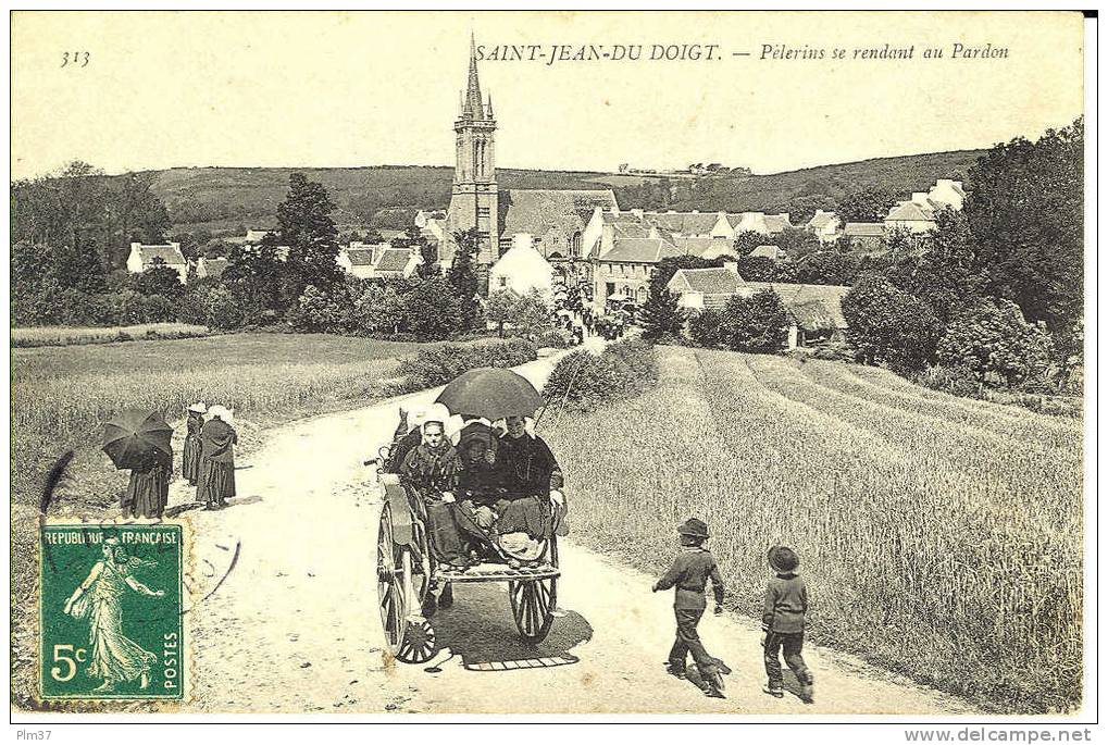 SAINT JEAN DU DOIGT  -  Pélerins Se Rendant Au Pardon - Circulé 1907 - Saint-Jean-du-Doigt