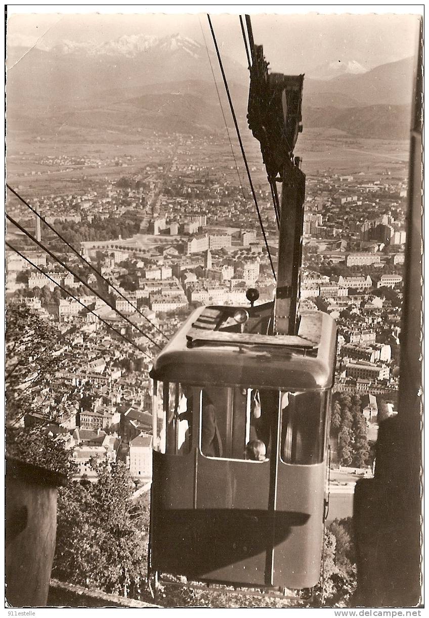 38  Grenoble  - Vue Du Téléférique - Grenoble